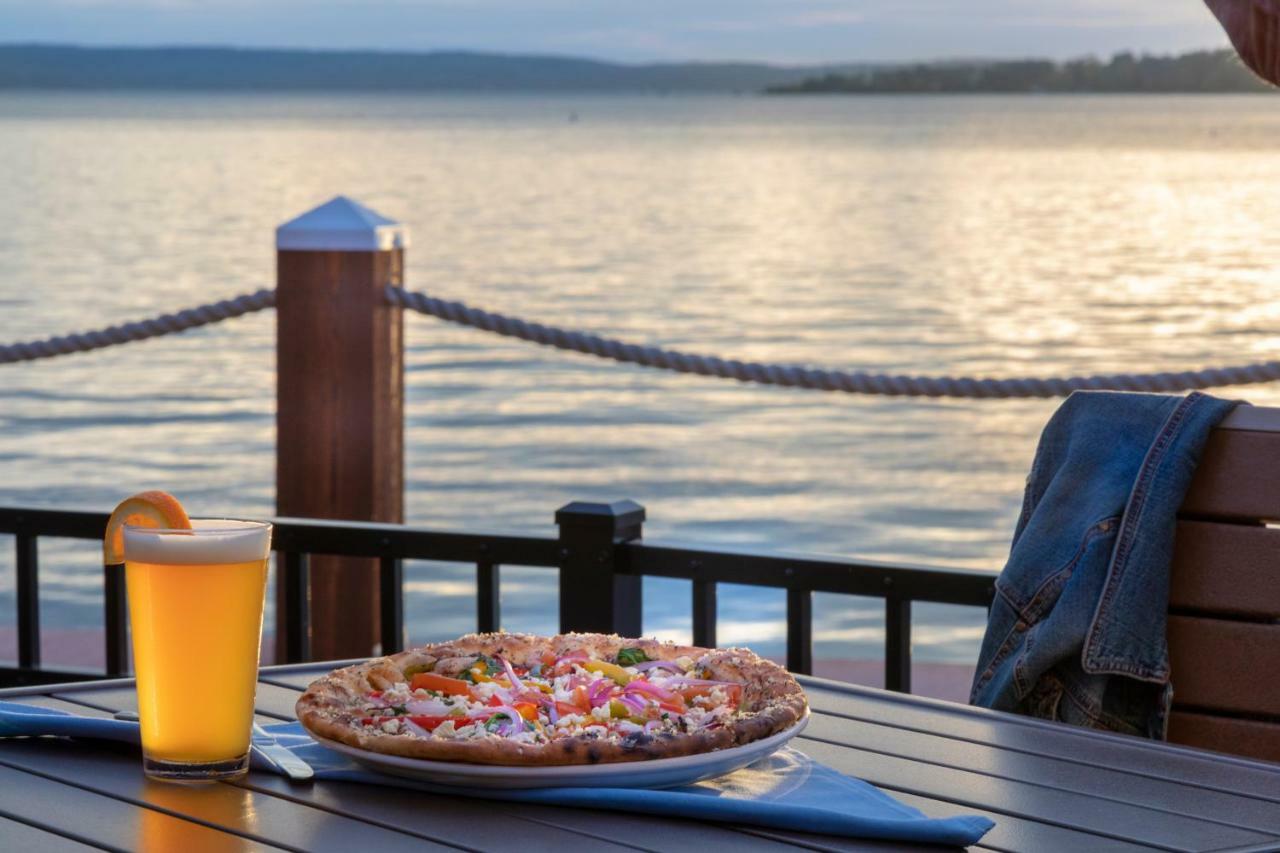 Chautauqua Harbor Hotel - Jamestown Celoron ภายนอก รูปภาพ