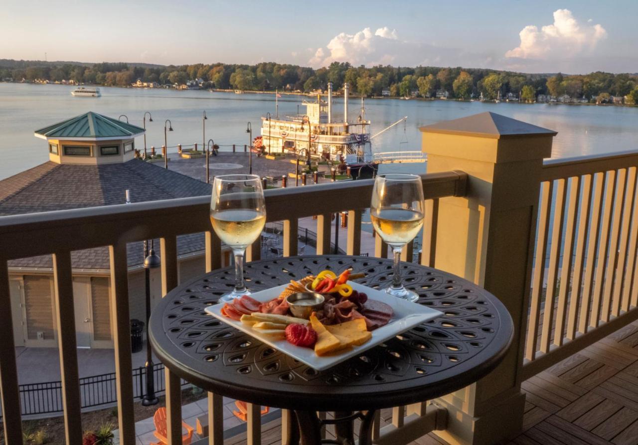 Chautauqua Harbor Hotel - Jamestown Celoron ภายนอก รูปภาพ